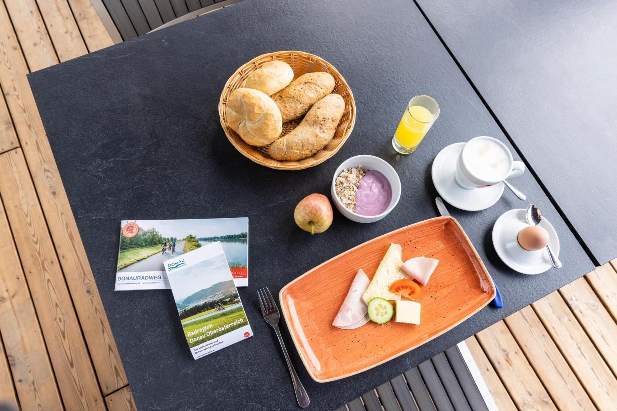 Camping & Pension Au An Der Donau Exterior photo